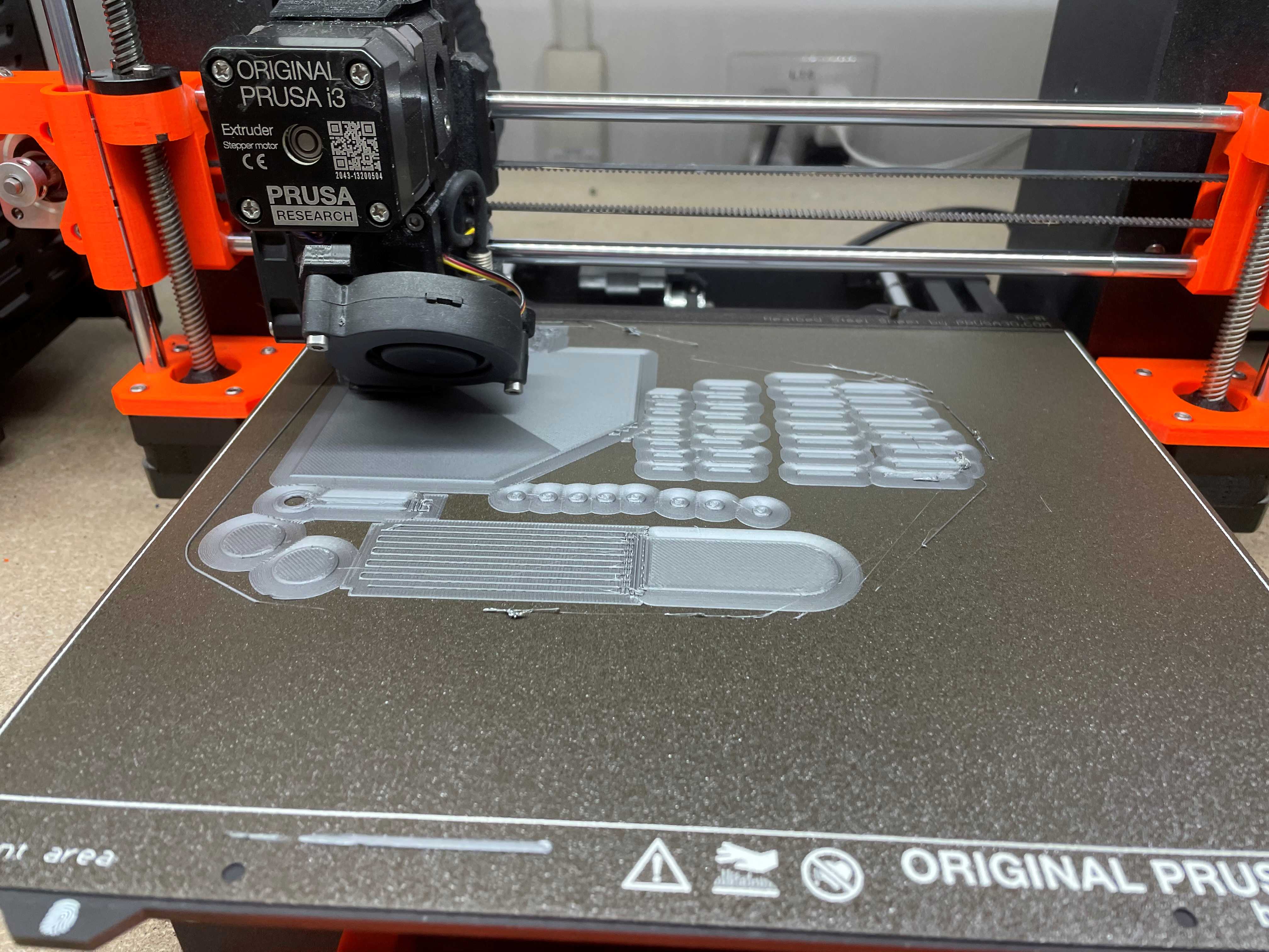 Photo of a Prusa MK3 printing